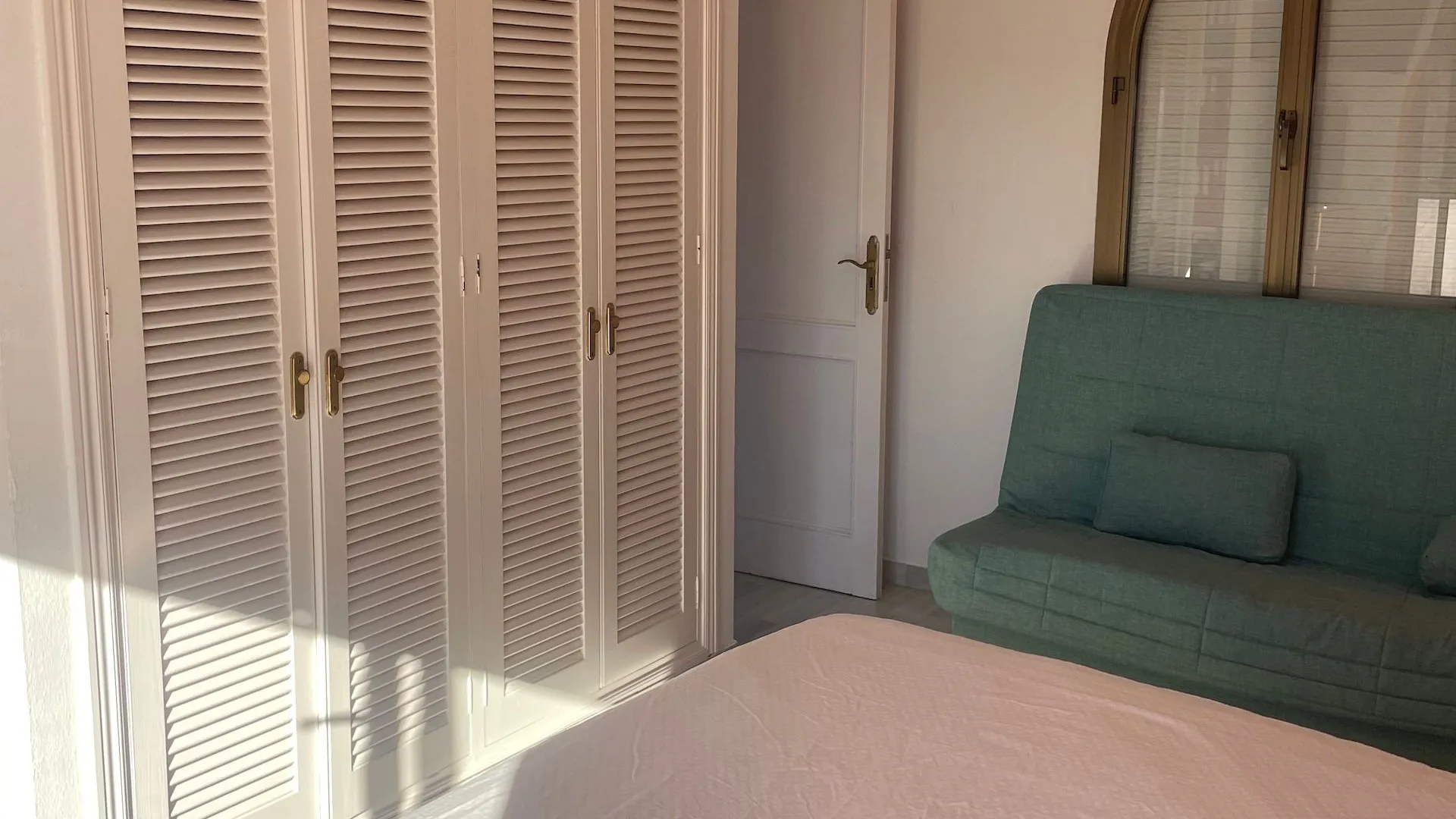 Estepona Este, adosado de 4 dormitorios en venta