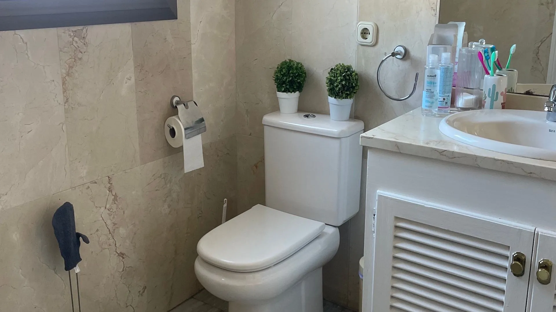 Estepona Este, adosado de 4 dormitorios en venta