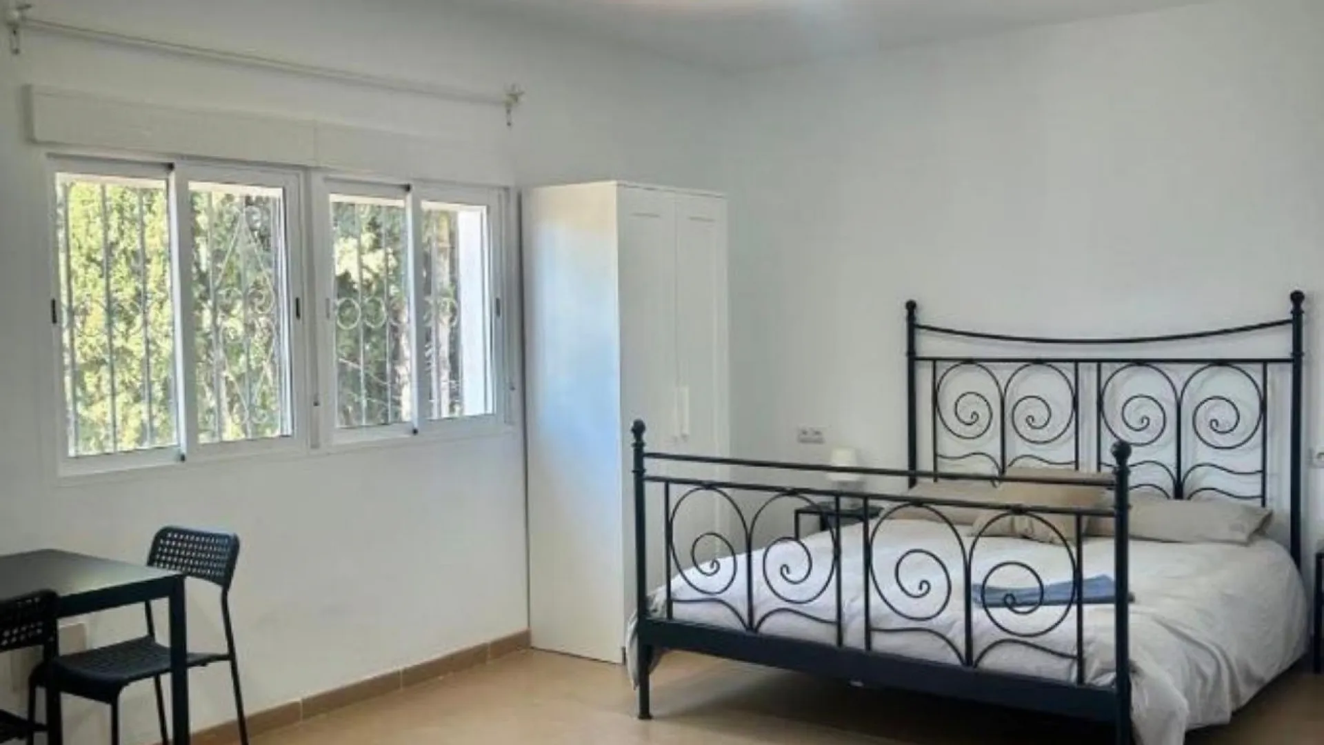 Unique building for sale in Malaga - Este