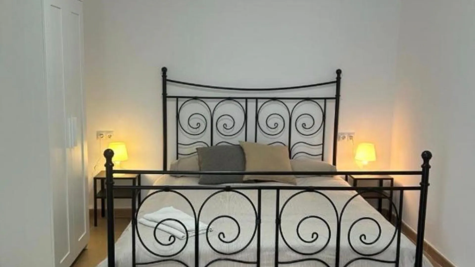 Unique building for sale in Malaga - Este