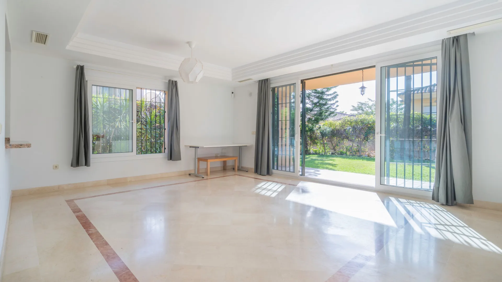 Pareado en venta con 3 dormitorios en Riviera del Sol