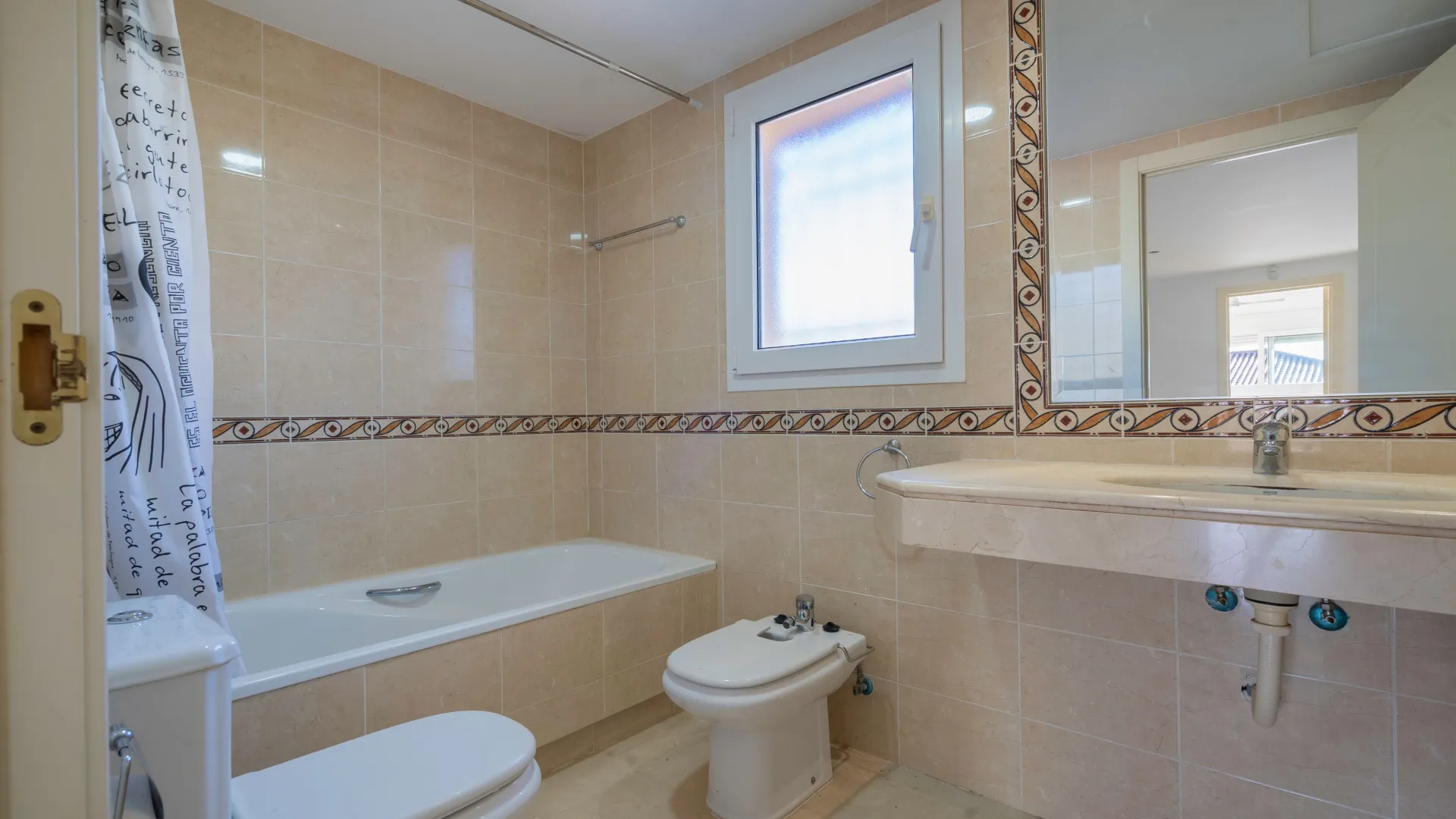 Pareado en venta con 3 dormitorios en Riviera del Sol