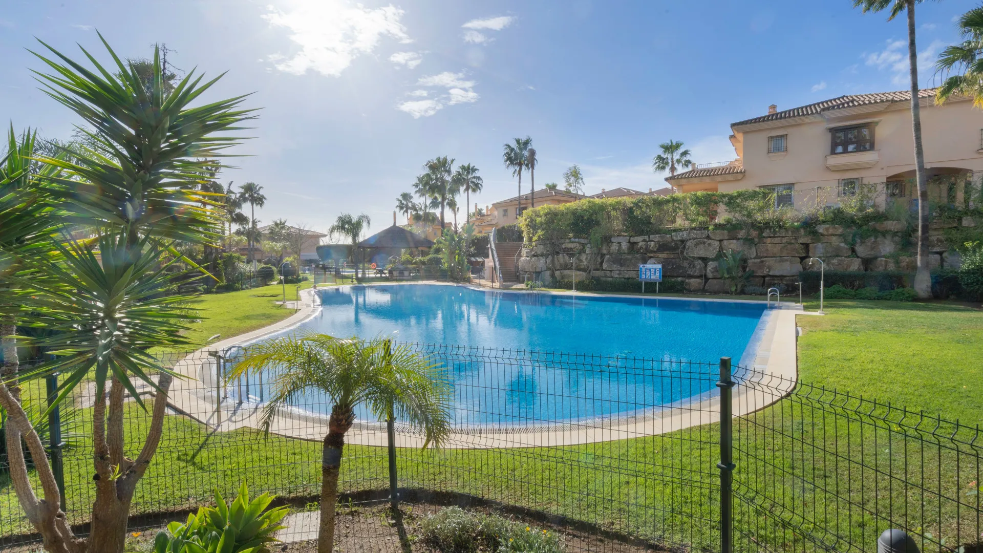 Pareado en venta con 3 dormitorios en Riviera del Sol