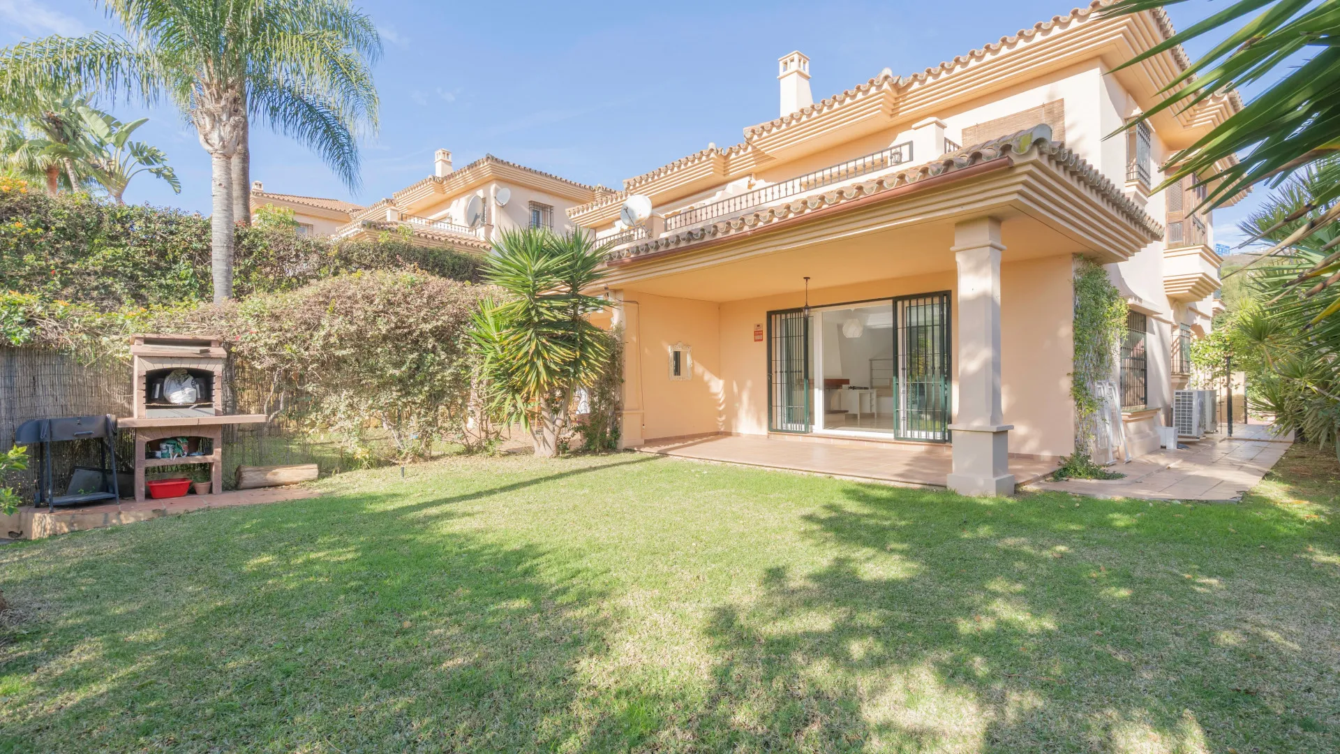 Pareado en venta con 3 dormitorios en Riviera del Sol