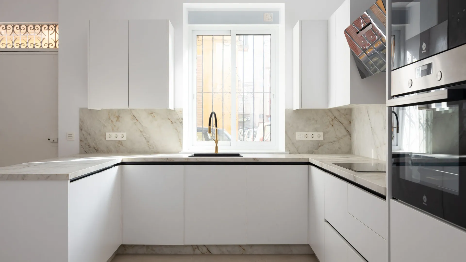 Se vende adosado de 6 dormitorios en Malaga