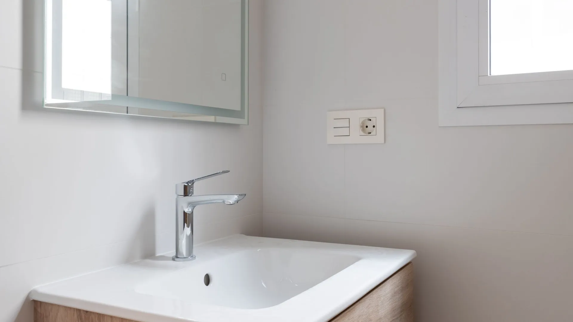 Se vende adosado de 6 dormitorios en Malaga