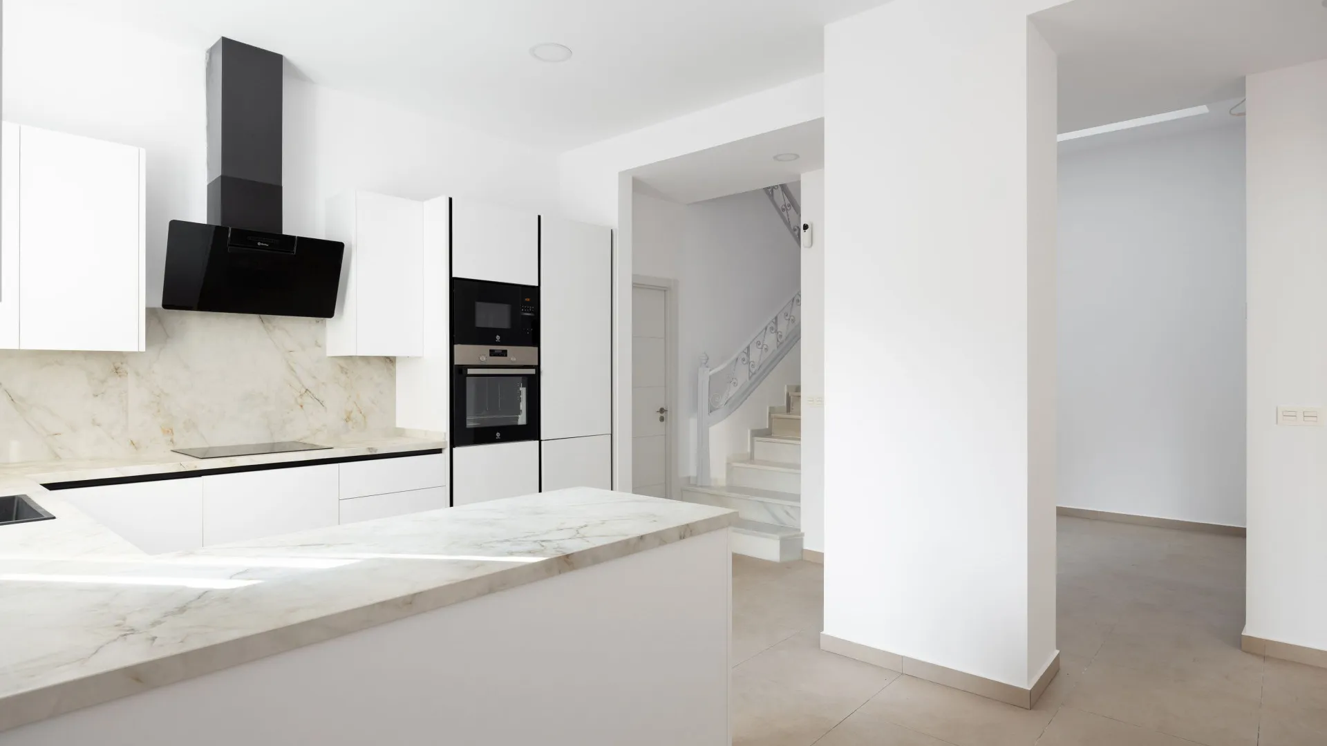 Se vende adosado de 6 dormitorios en Malaga