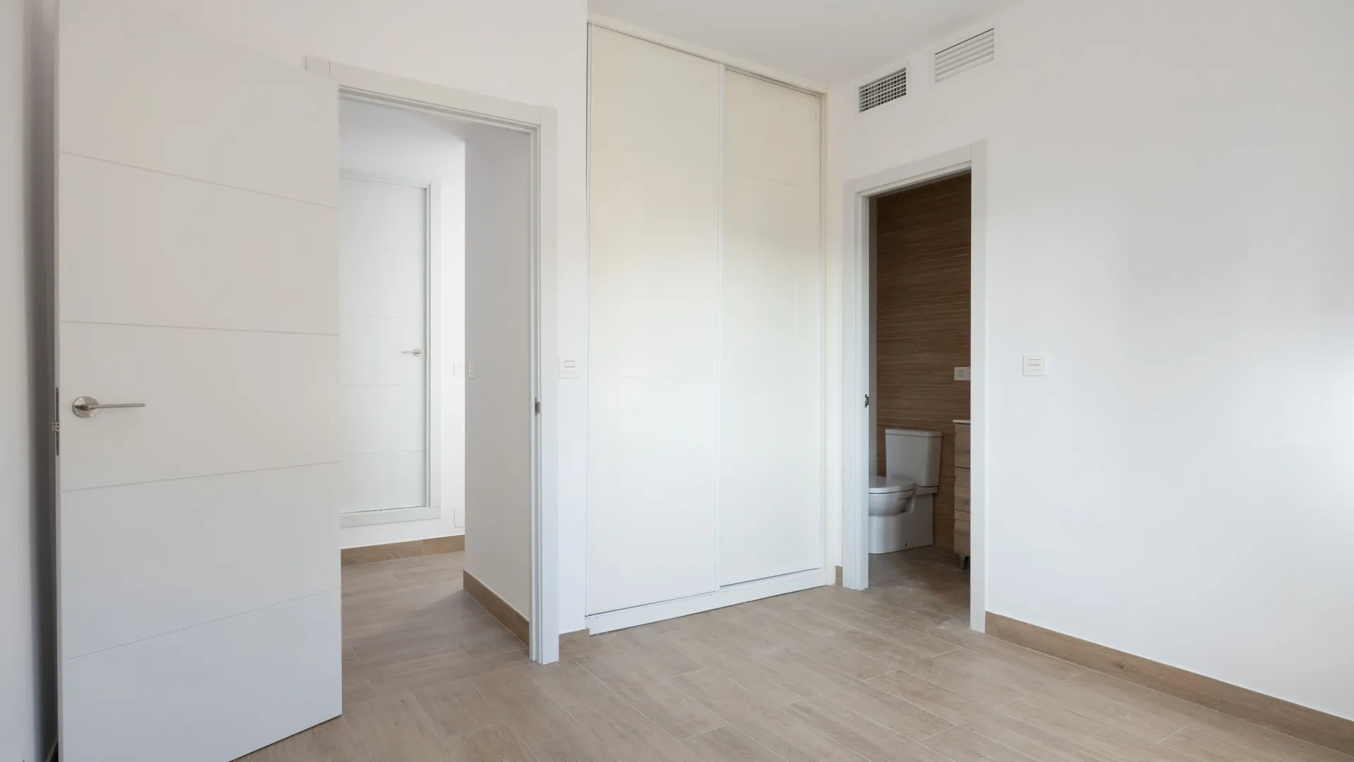 Se vende adosado de 6 dormitorios en Malaga