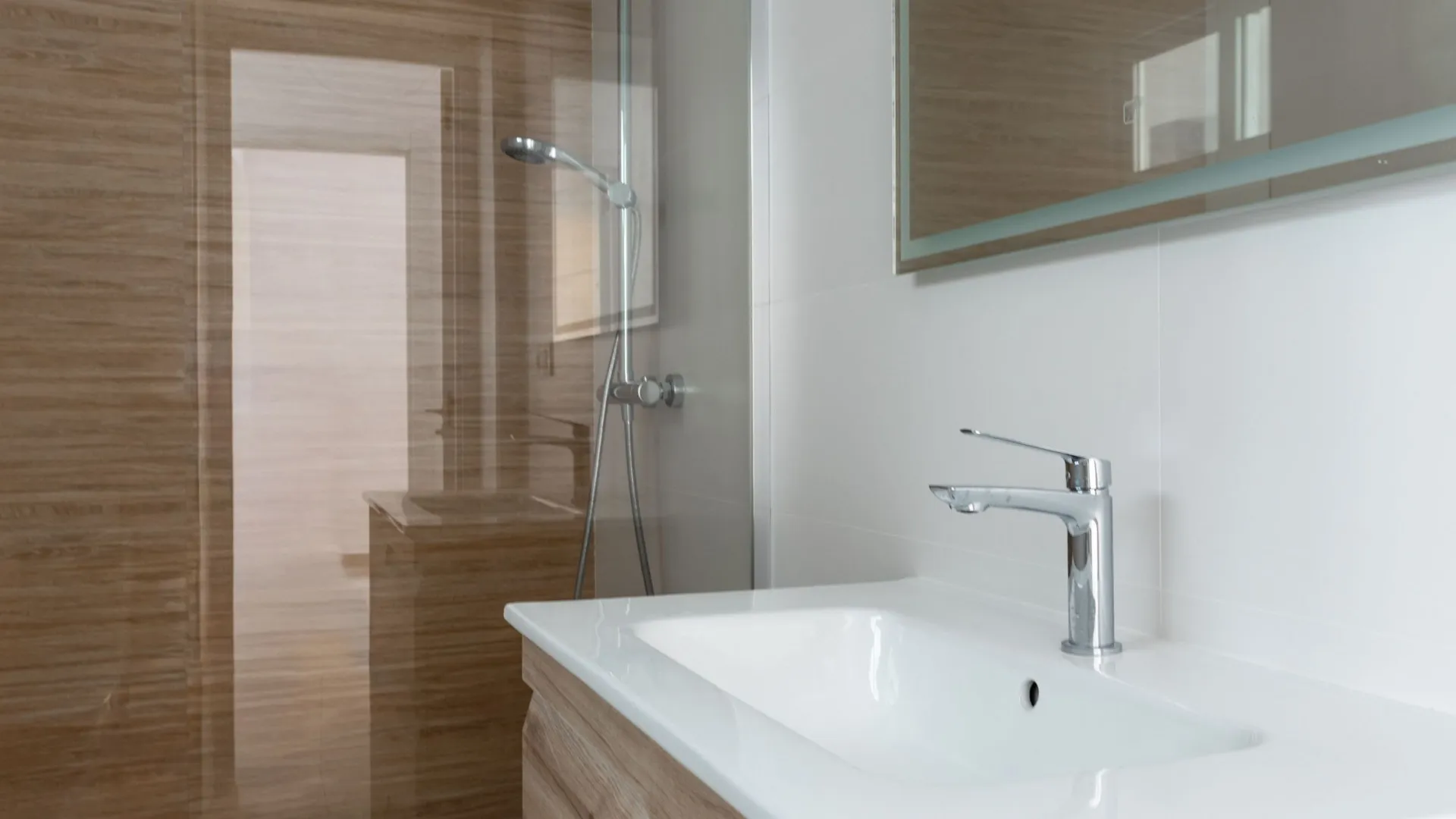 Se vende adosado de 6 dormitorios en Malaga