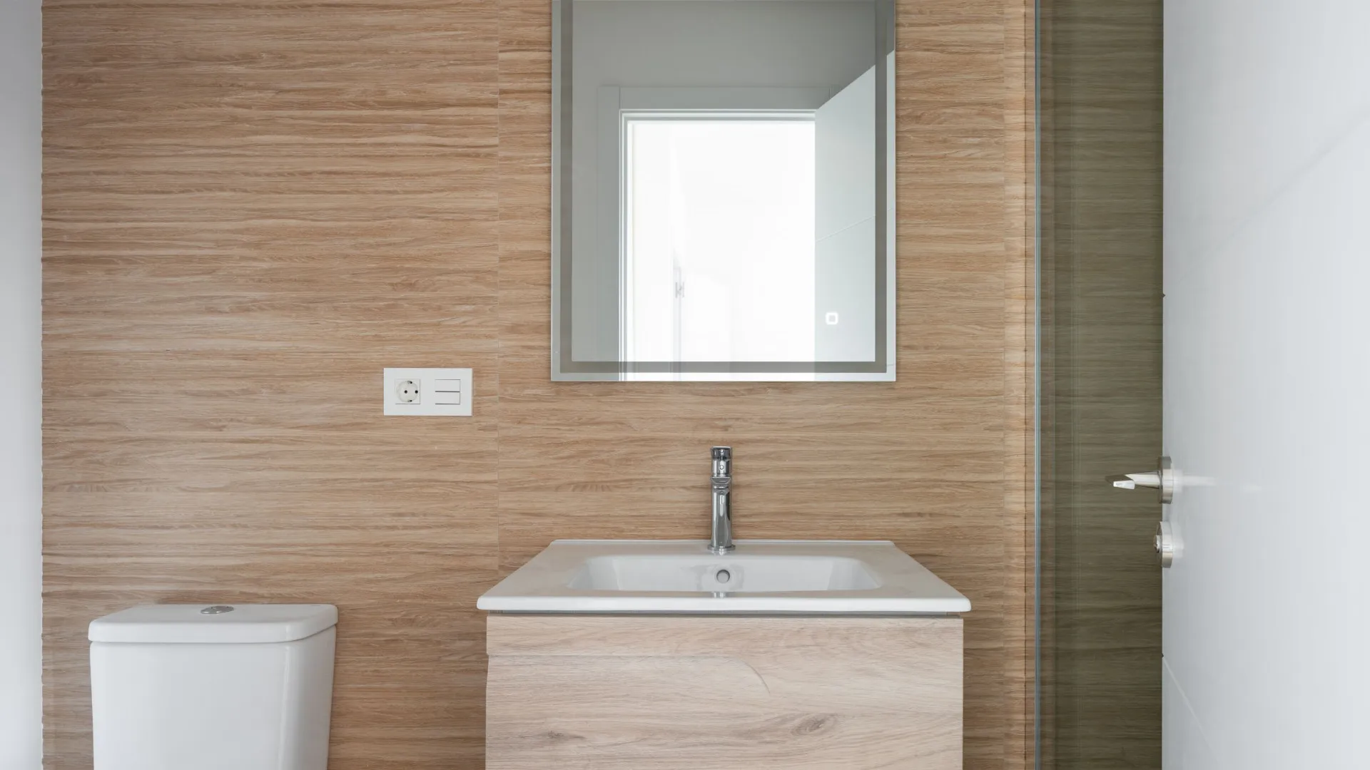 Se vende adosado de 6 dormitorios en Malaga