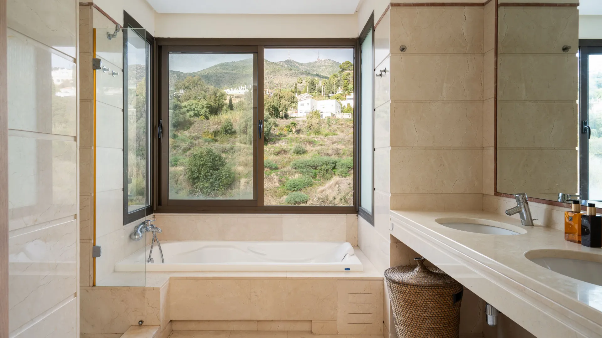 Semi detached house for sale in Benalmadena Pueblo