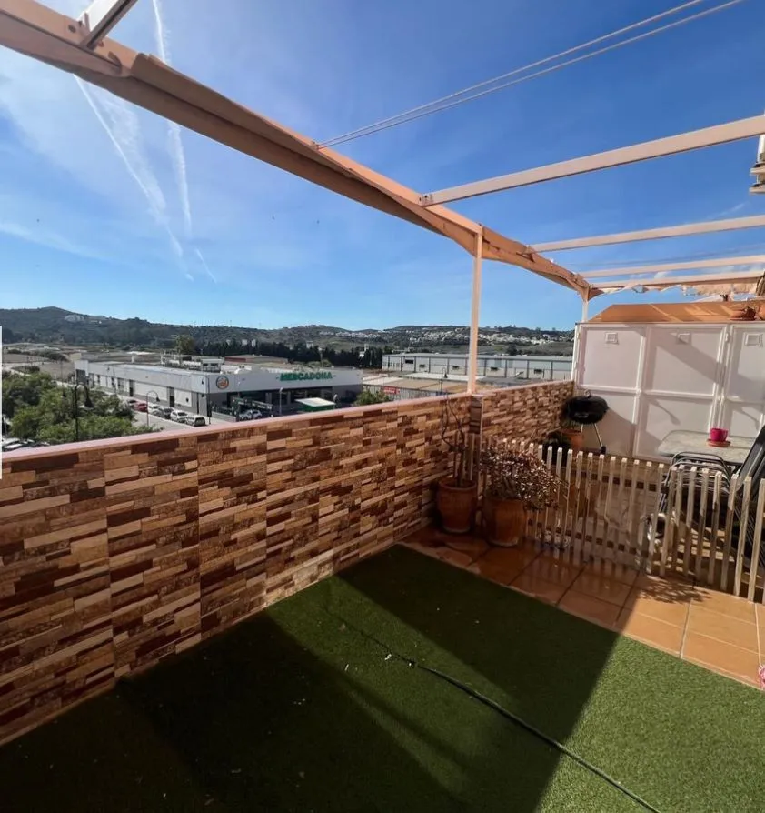 Las Lagunas apartment for sale