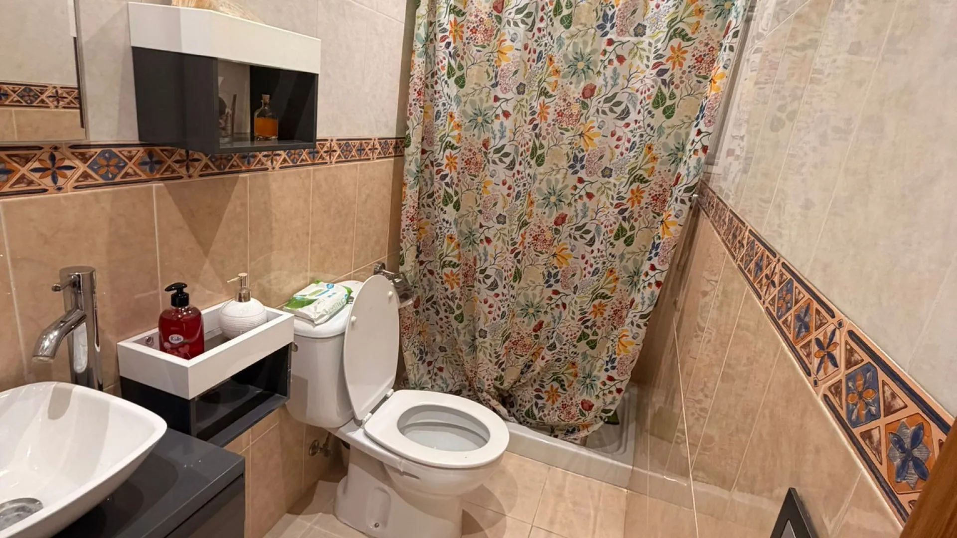 Las Lagunas apartment for sale