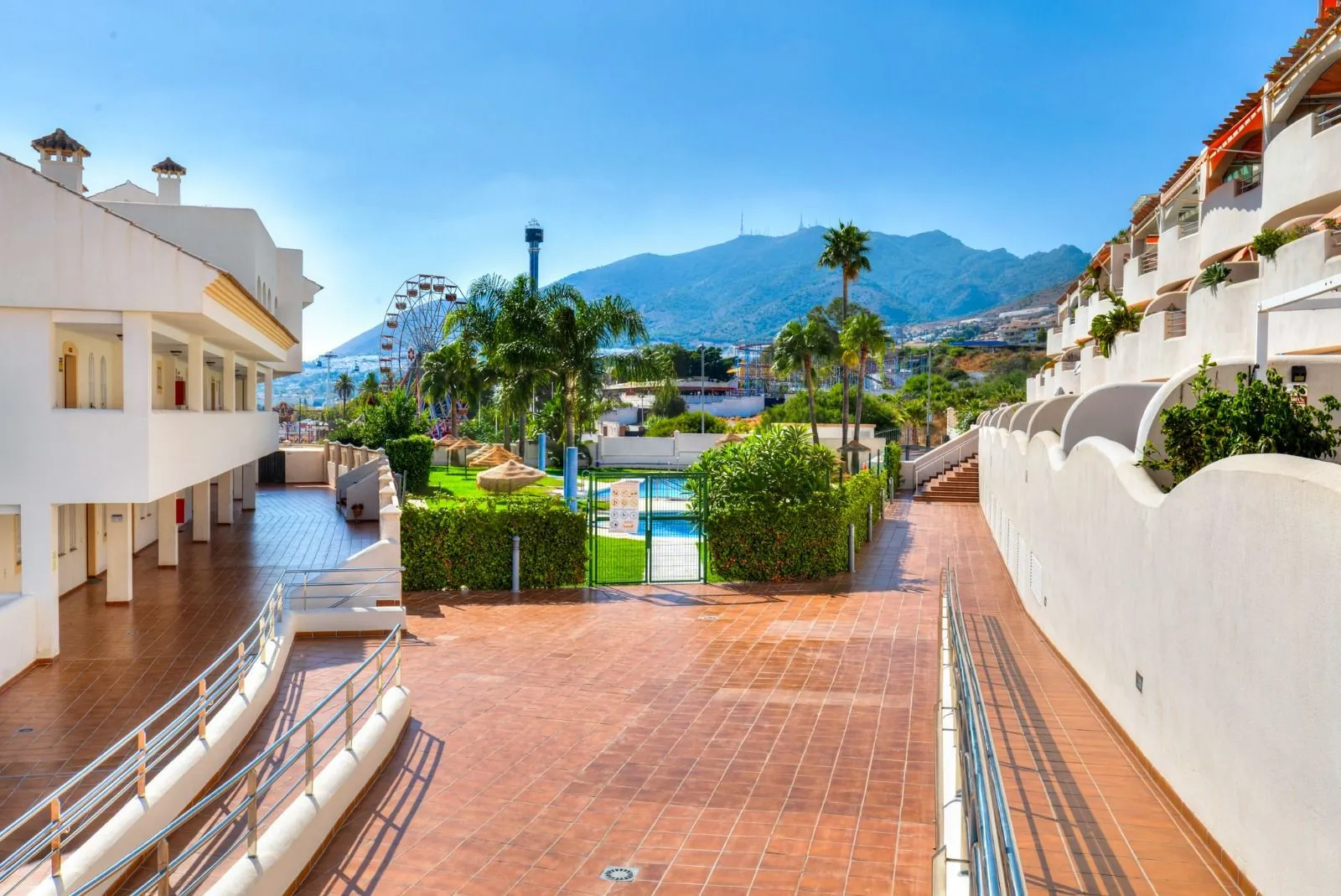 Buy apartment in Benalmadena