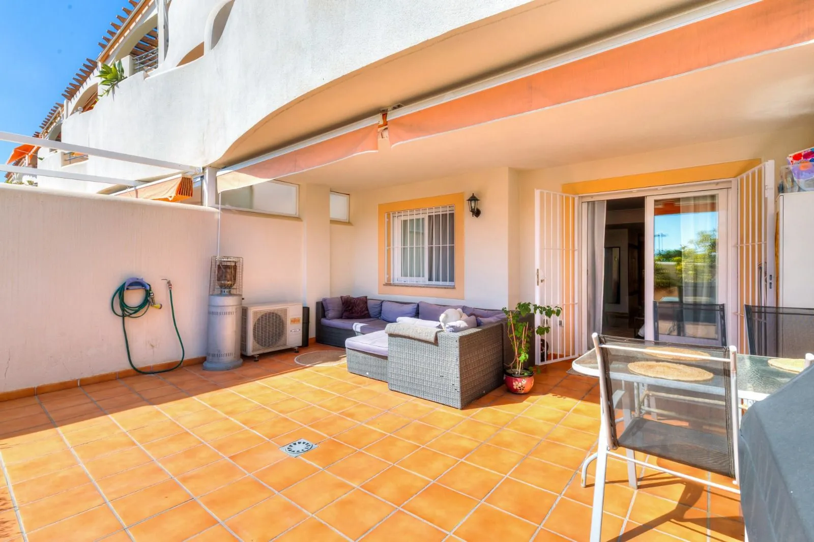 Buy apartment in Benalmadena
