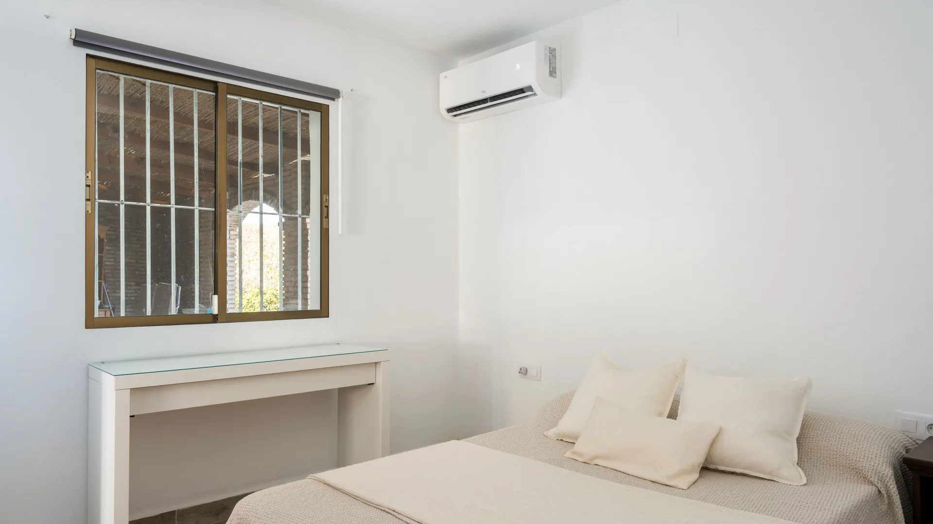 Cartama 2 bedrooms finca for sale