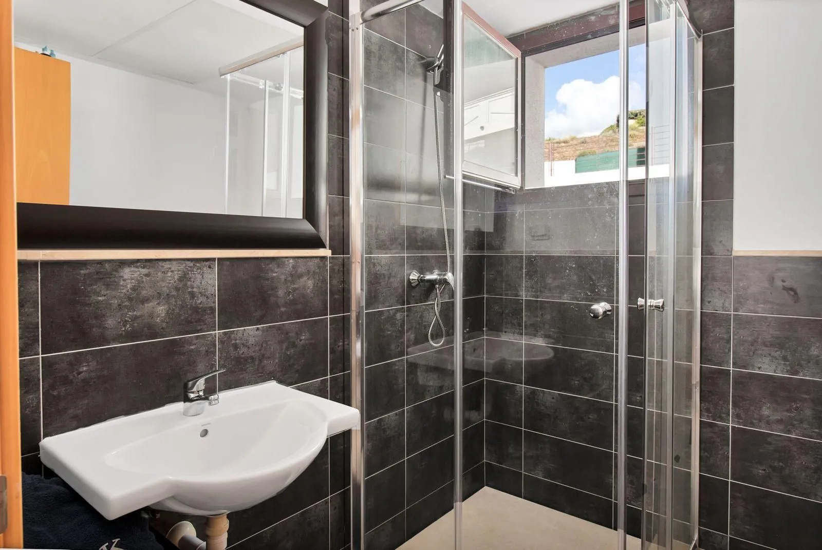 For sale Casares town house with 3 bedrooms