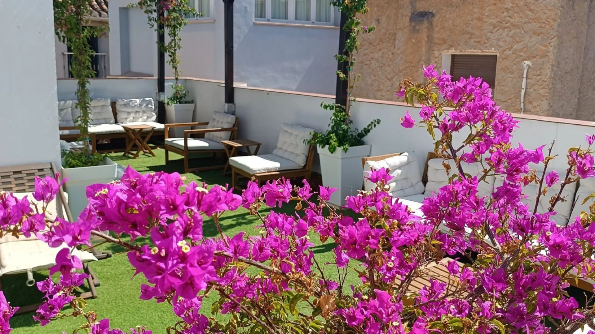 Buy unique building in Malaga