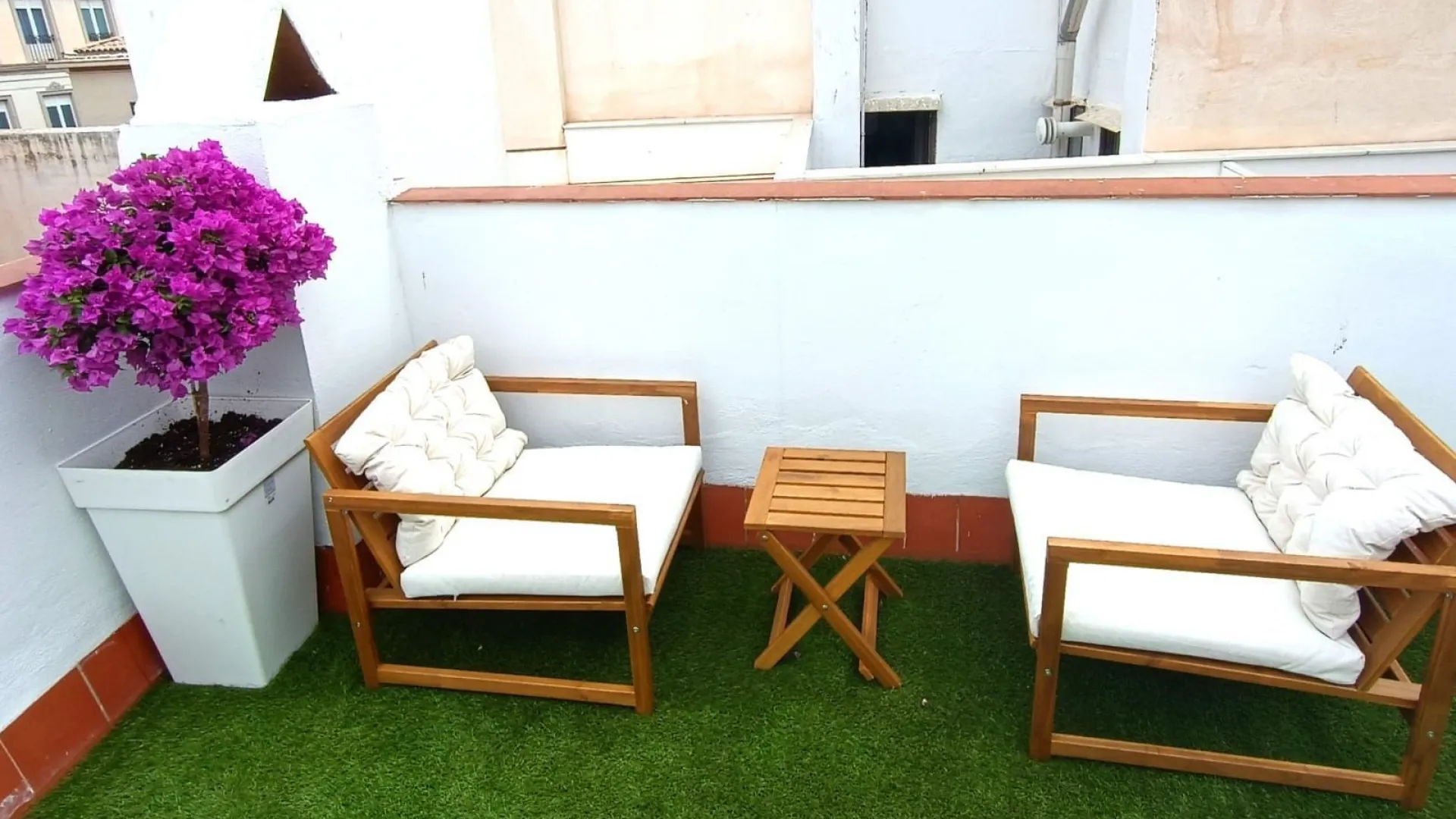 Buy unique building in Malaga