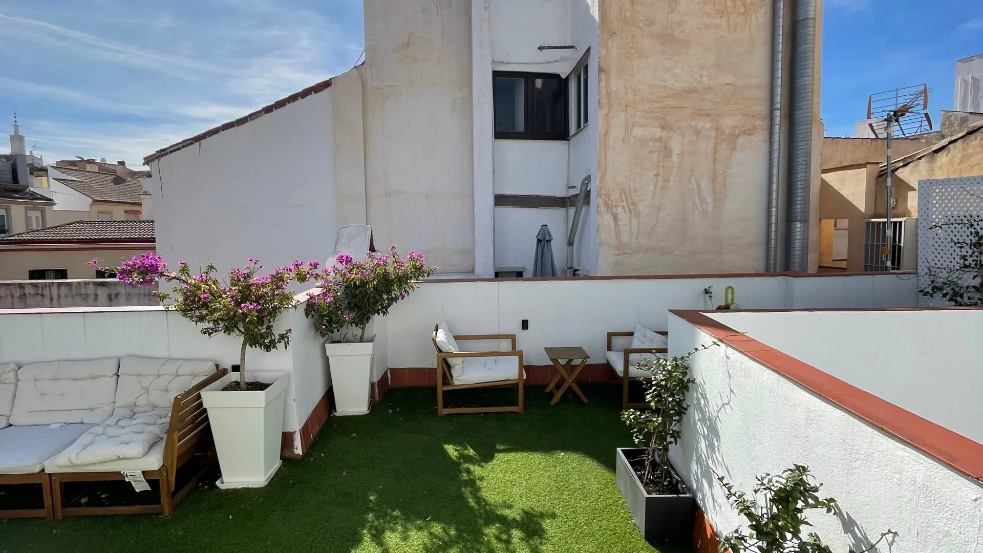 Buy unique building in Malaga