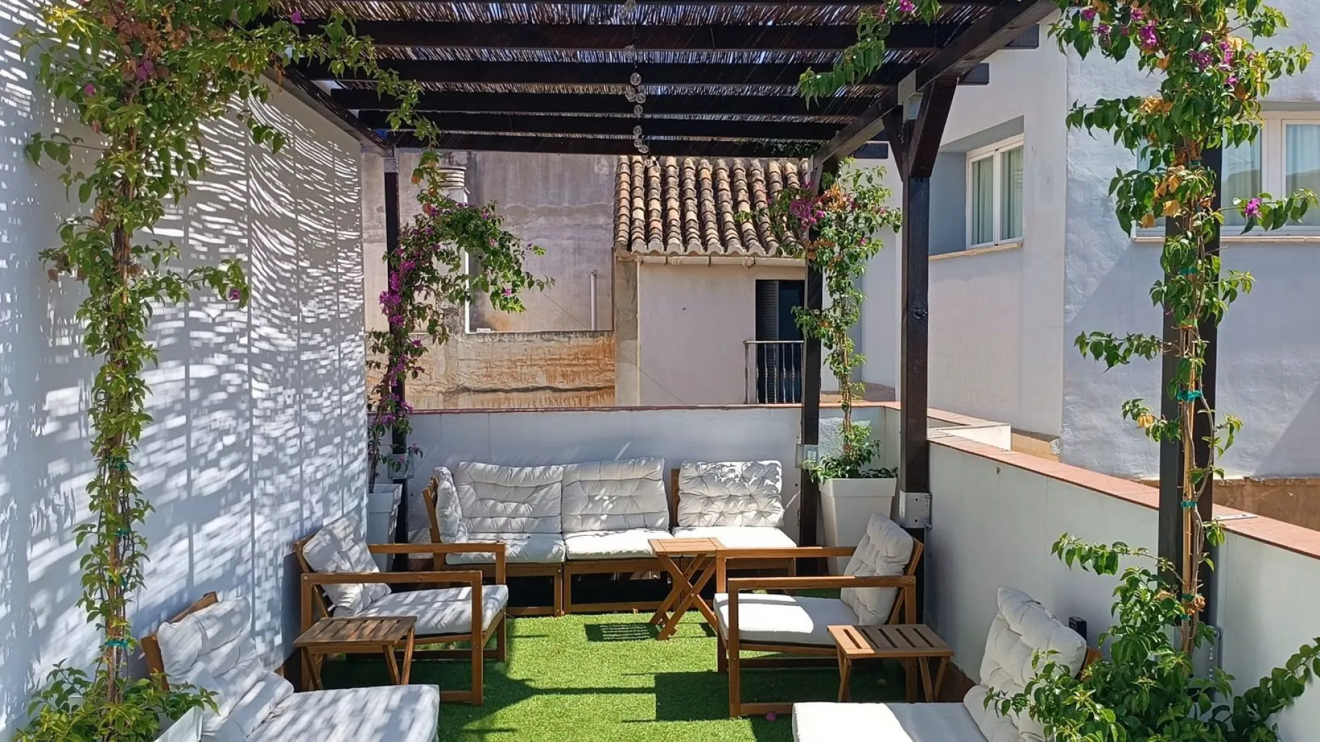 Buy unique building in Malaga