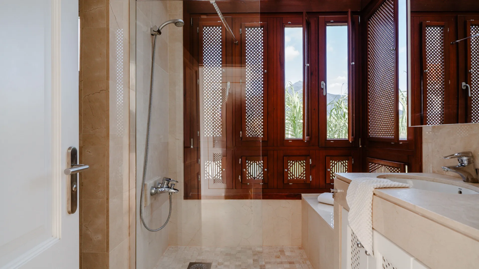 2 bedrooms Nueva Andalucia penthouse for sale