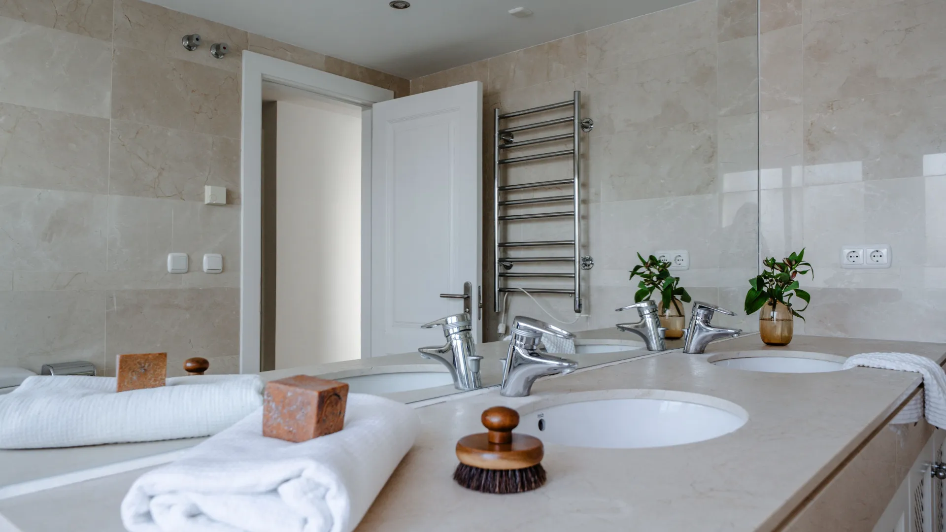 2 bedrooms Nueva Andalucia penthouse for sale