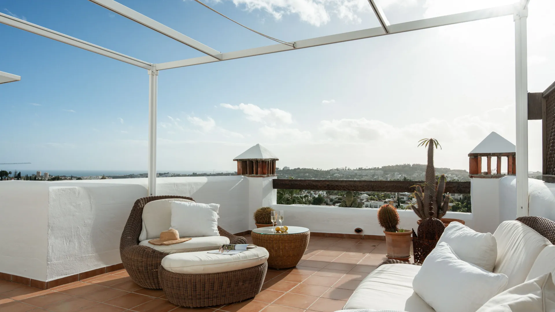 2 bedrooms Nueva Andalucia penthouse for sale