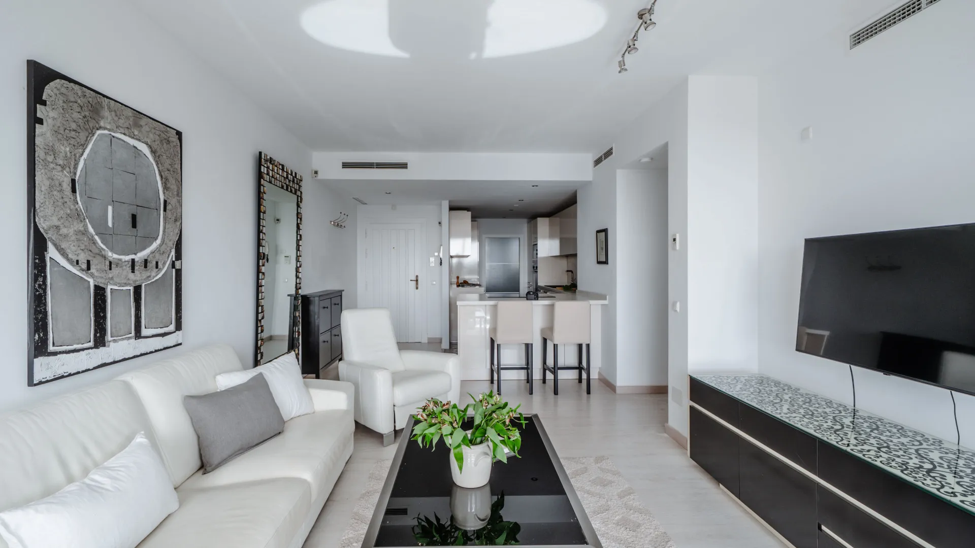 2 bedrooms Nueva Andalucia penthouse for sale