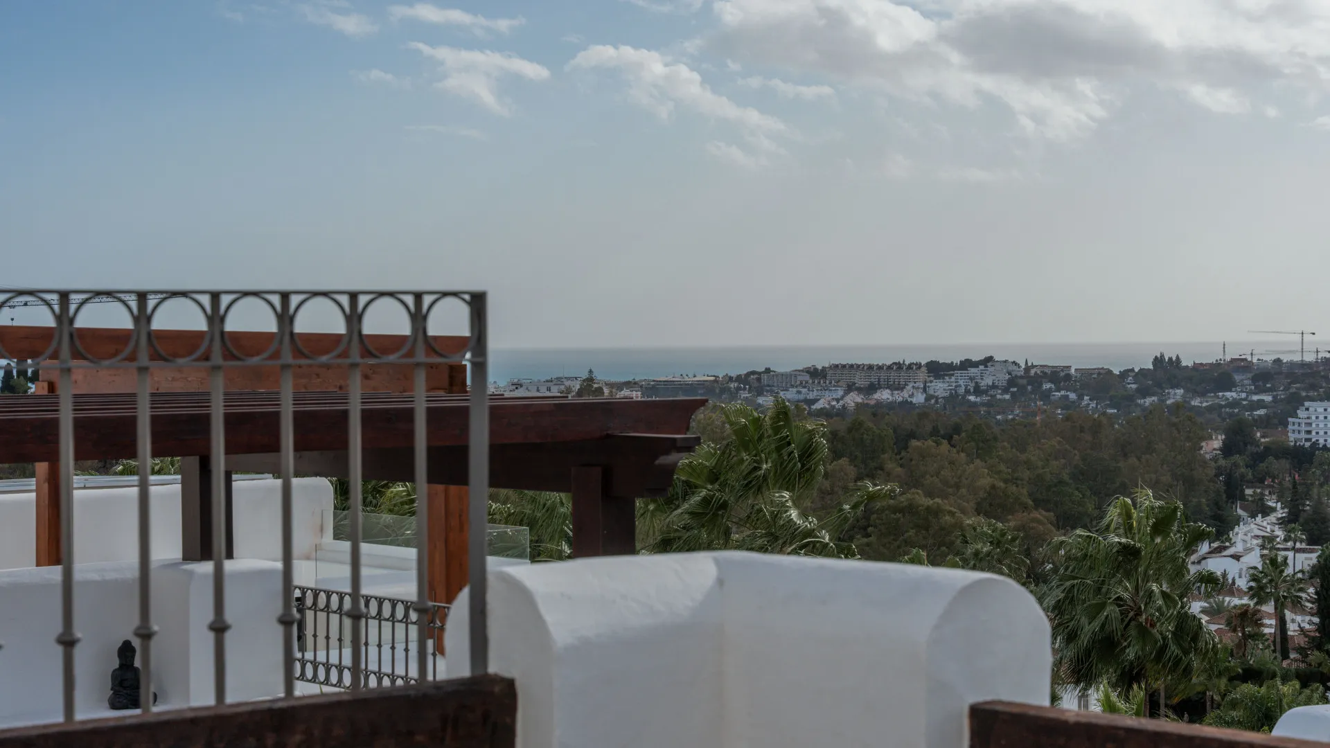 2 bedrooms Nueva Andalucia penthouse for sale