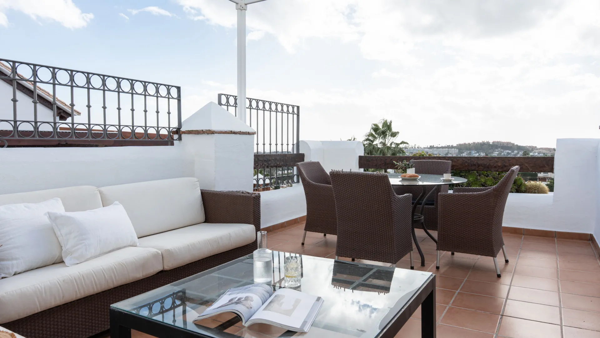 2 bedrooms Nueva Andalucia penthouse for sale
