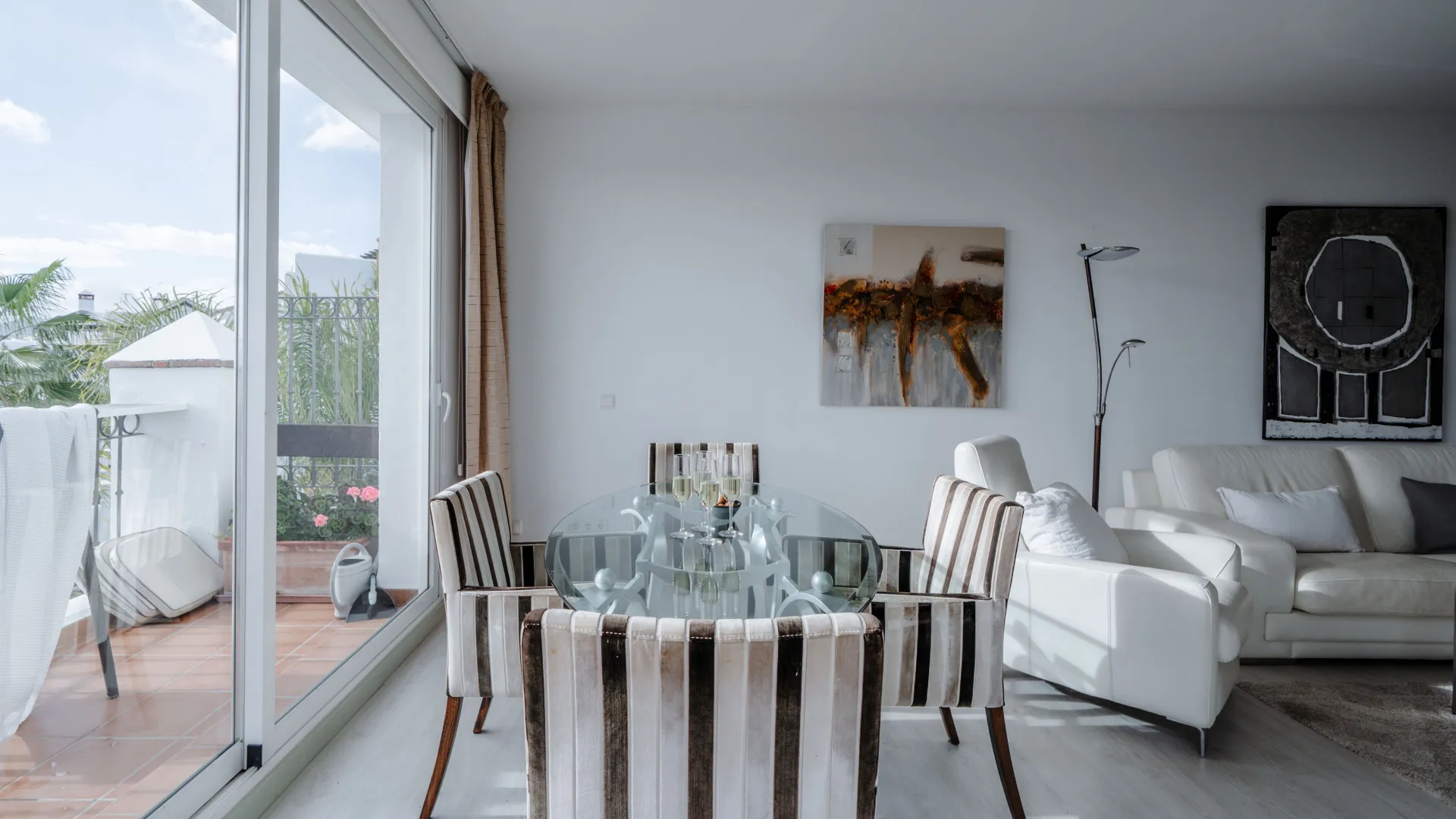 2 bedrooms Nueva Andalucia penthouse for sale