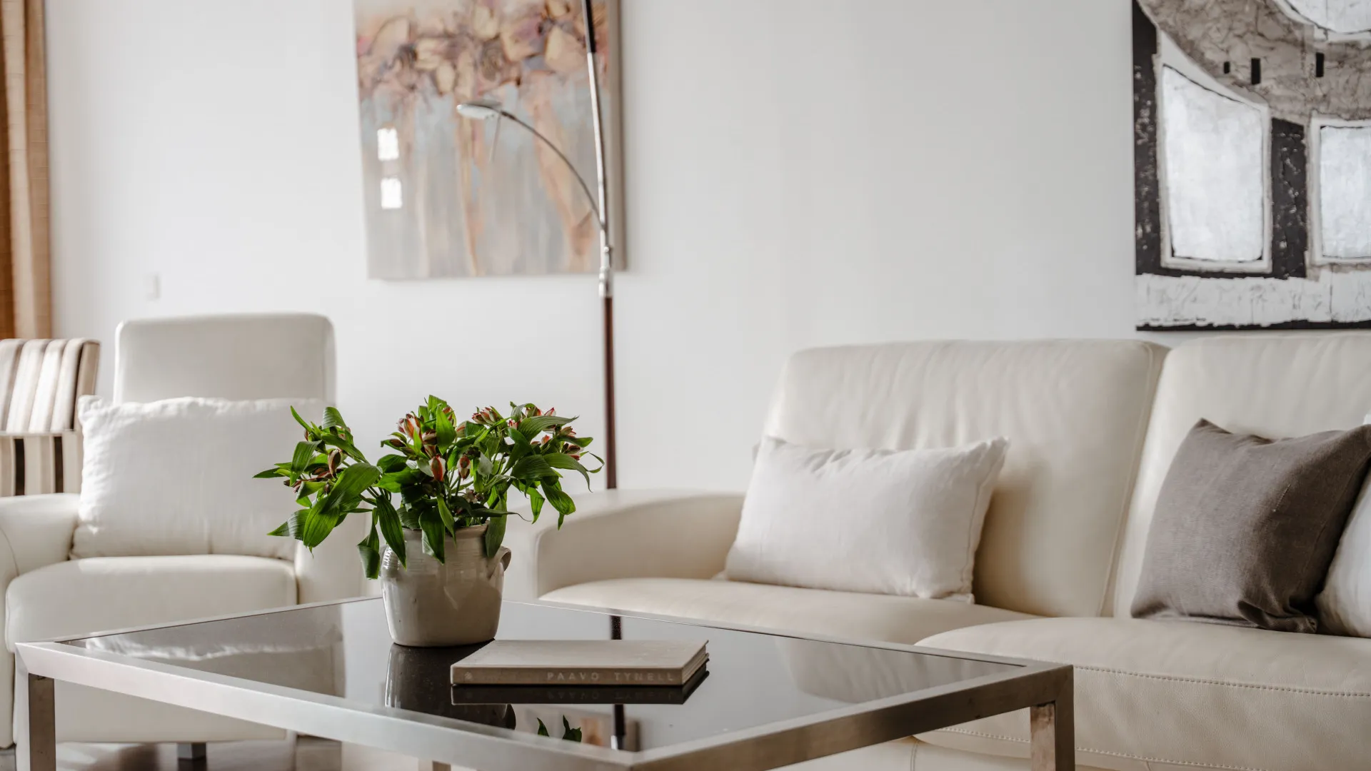 2 bedrooms Nueva Andalucia penthouse for sale