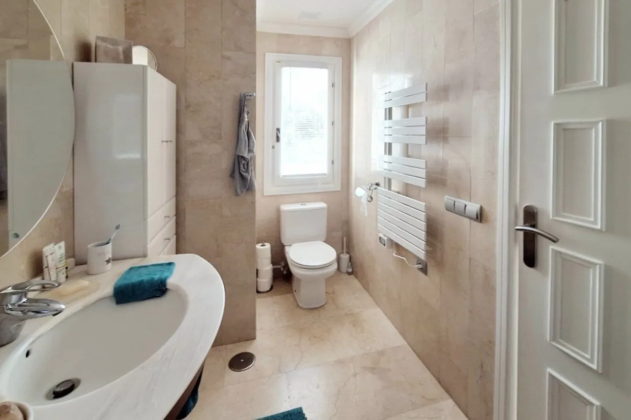 Ático en venta con 1 dormitorio en Nueva Andalucia