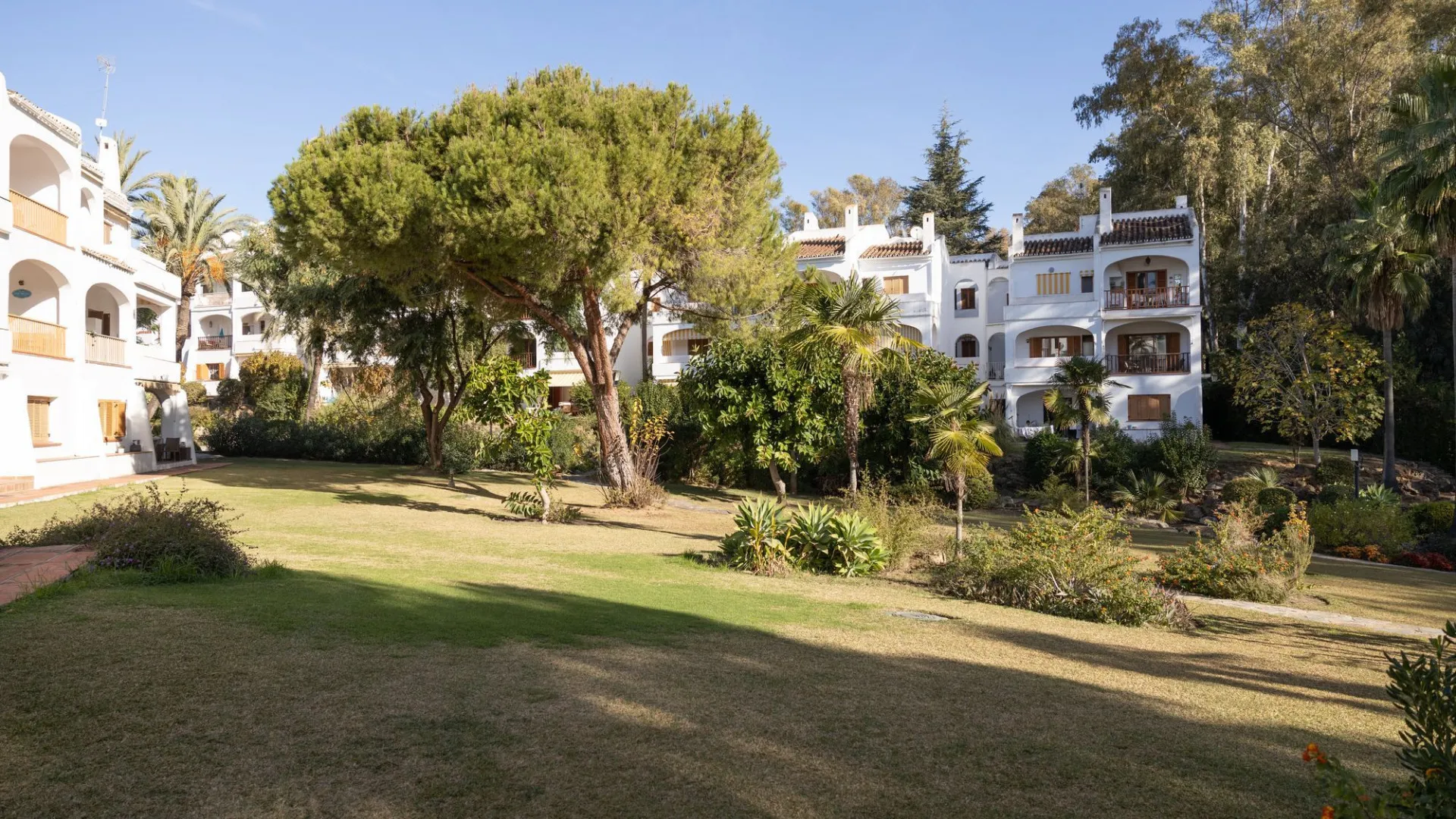 Ático en venta con 1 dormitorio en Nueva Andalucia