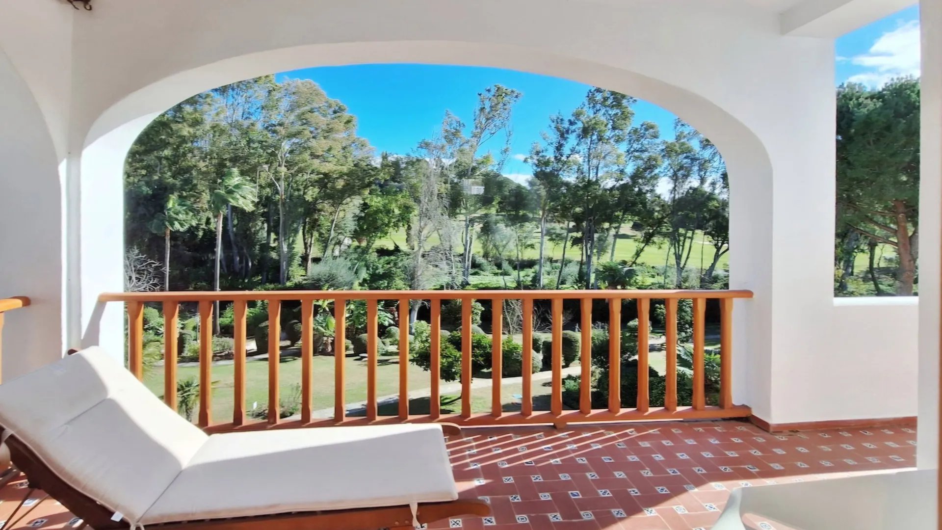 Ático en venta con 1 dormitorio en Nueva Andalucia