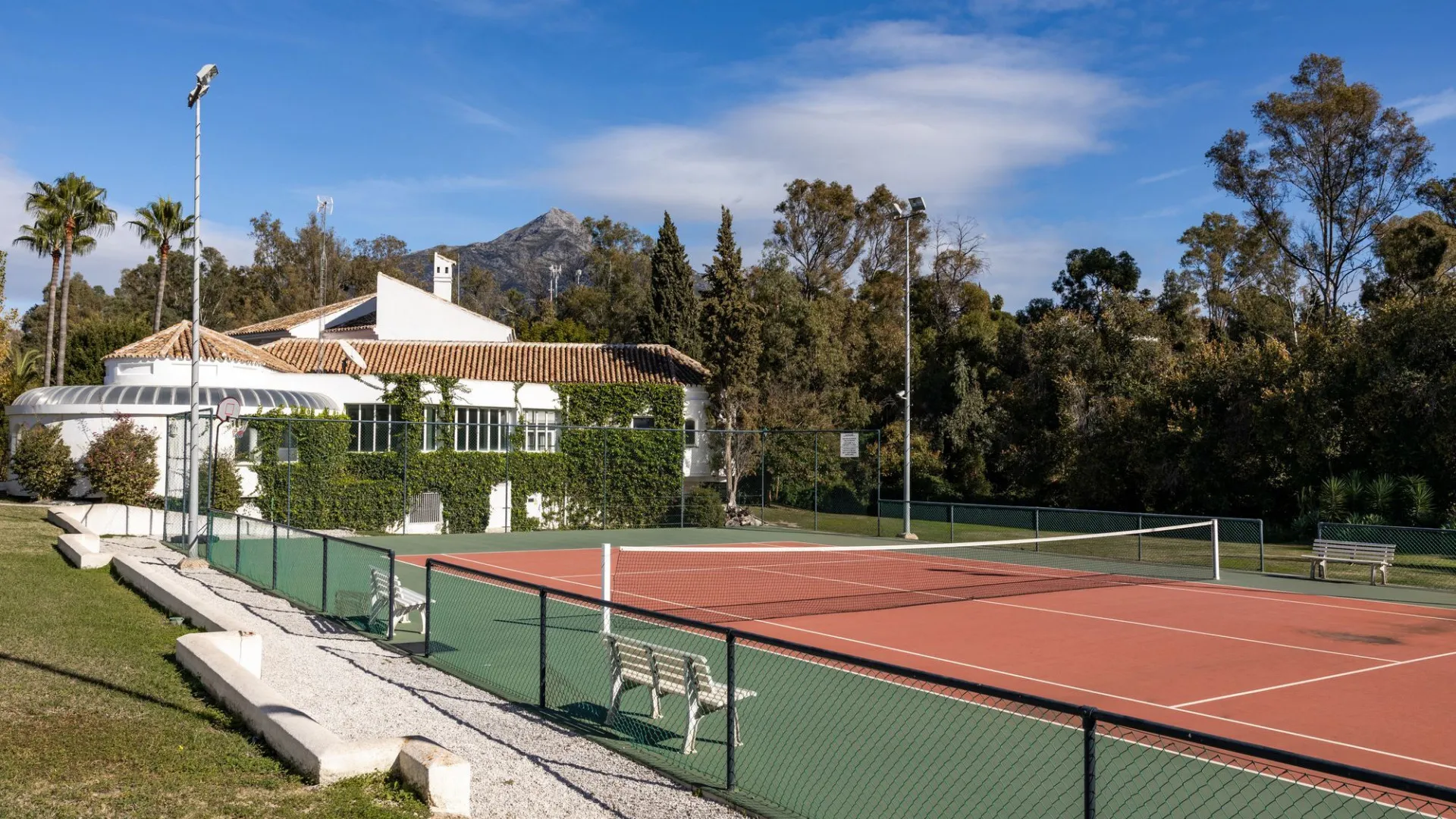 Ático en venta con 1 dormitorio en Nueva Andalucia