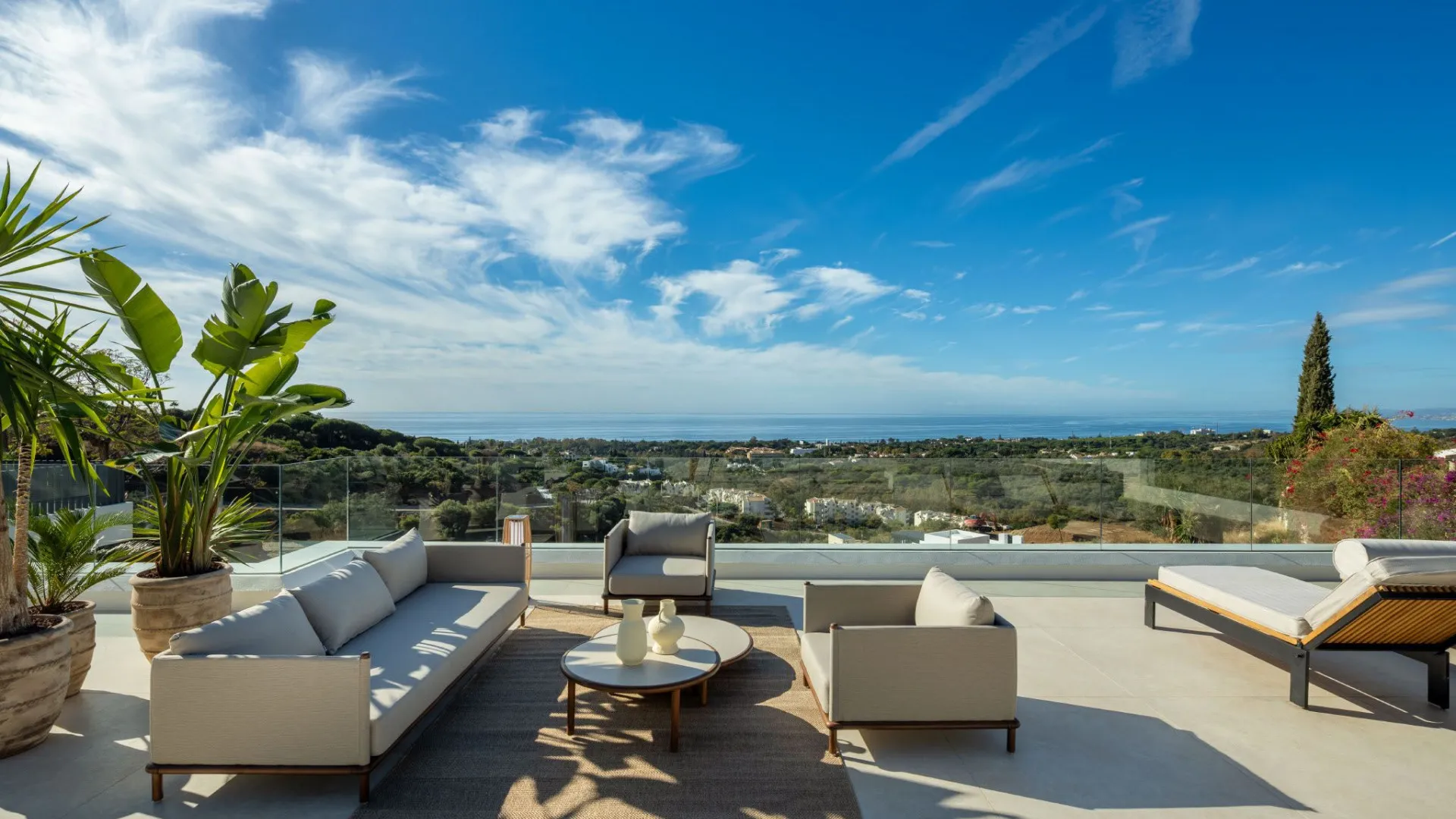 Villa for sale in Elviria with 5 bedrooms