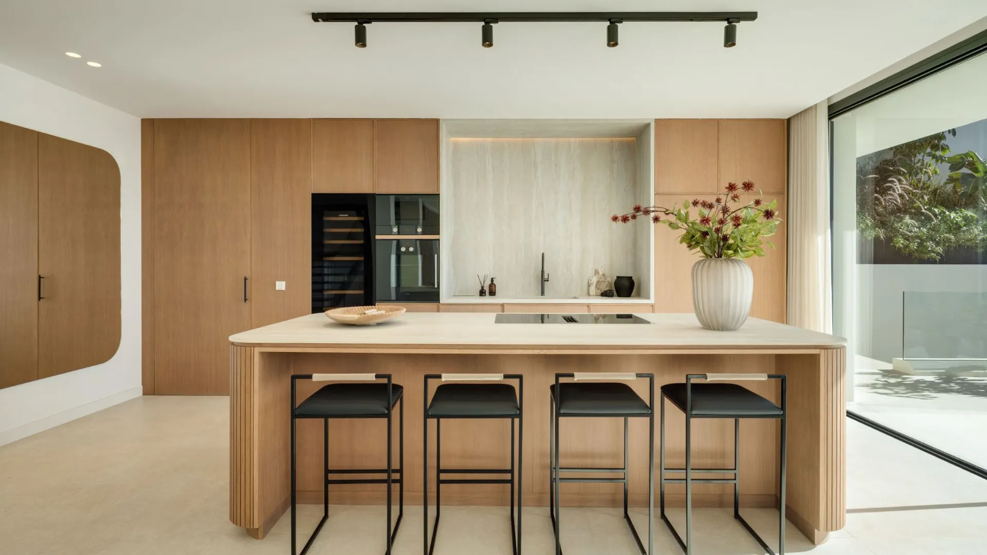 Villa for sale in Elviria with 5 bedrooms