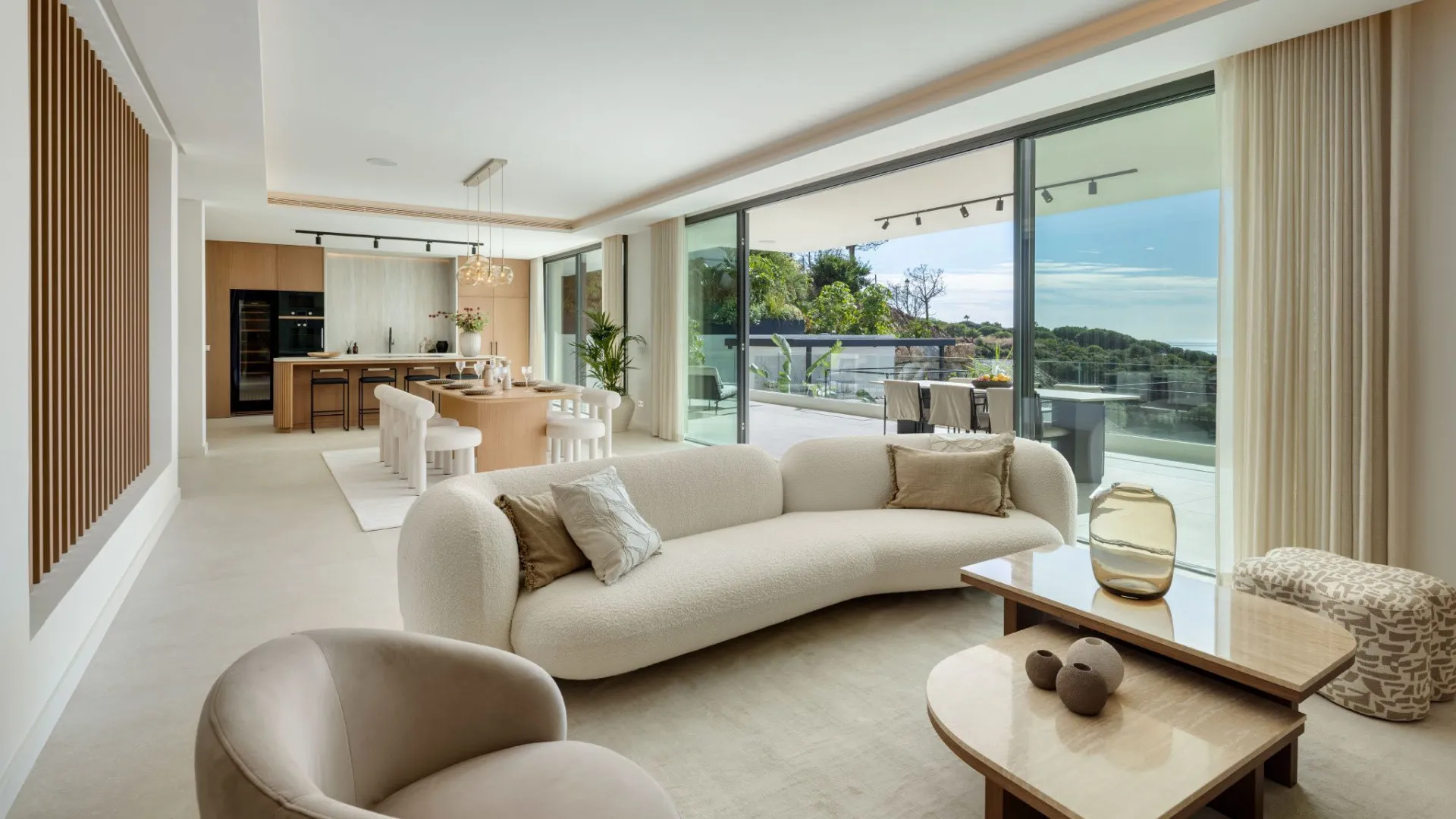 Villa for sale in Elviria with 5 bedrooms