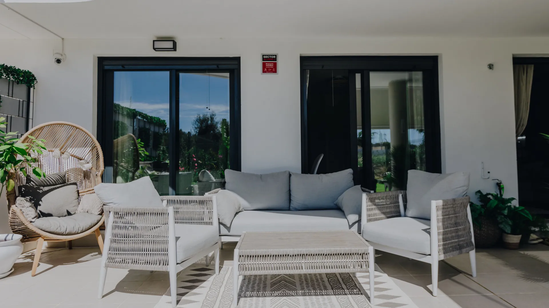 Apartamento planta baja a la venta en Estepona Este