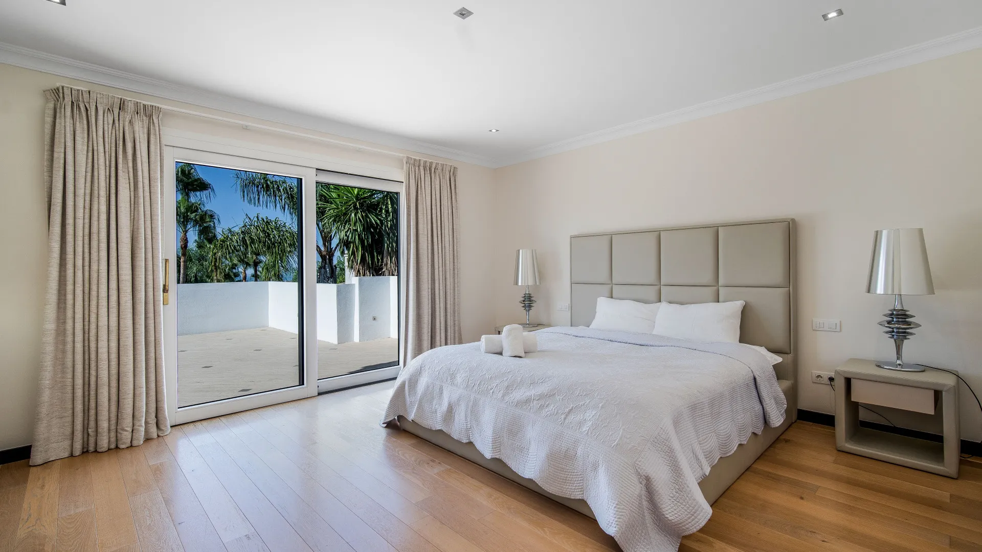 Villa en venta con 5 dormitorios en Lomas de Magna Marbella