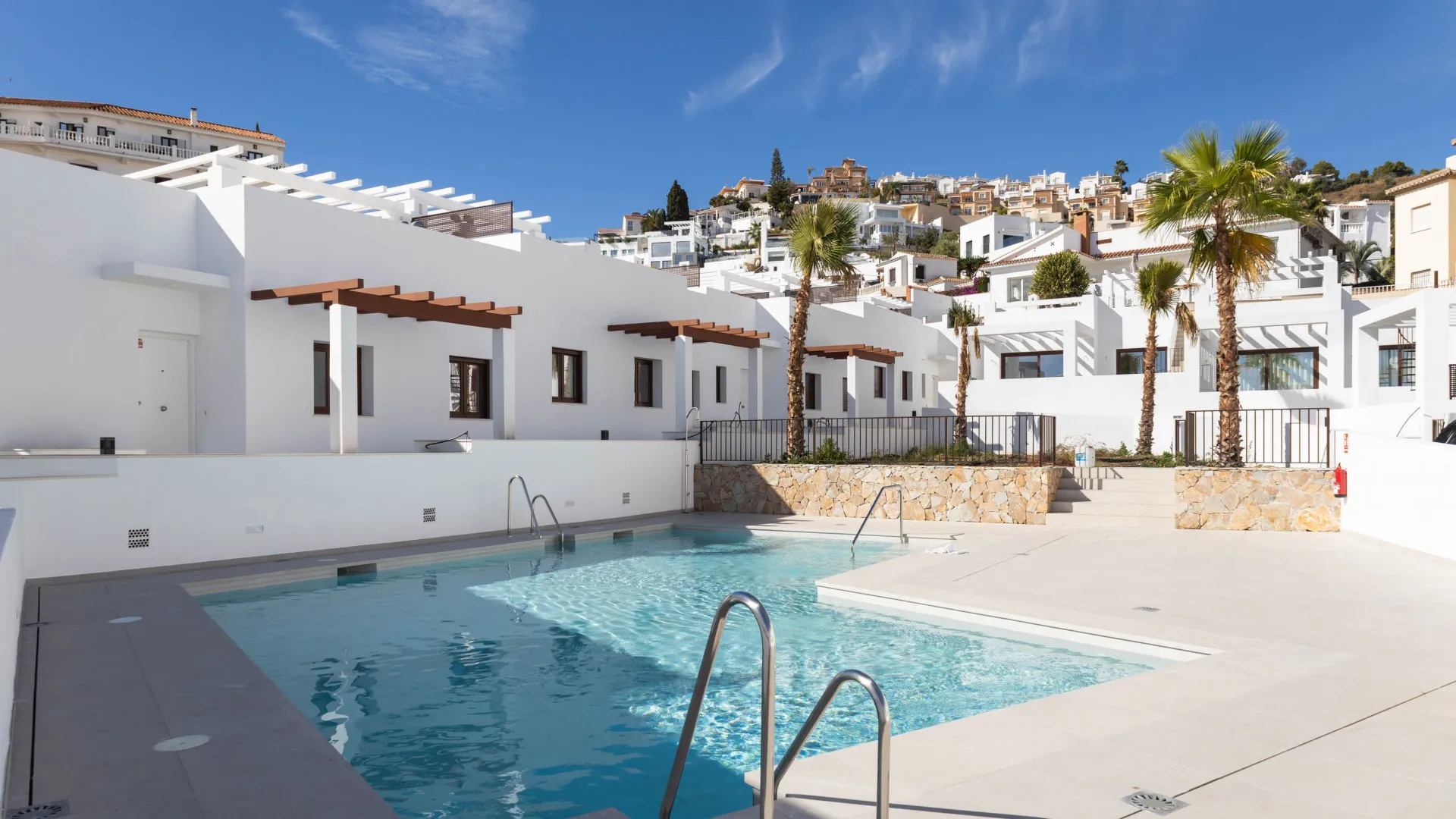 For sale Nerja town house with 2 bedrooms