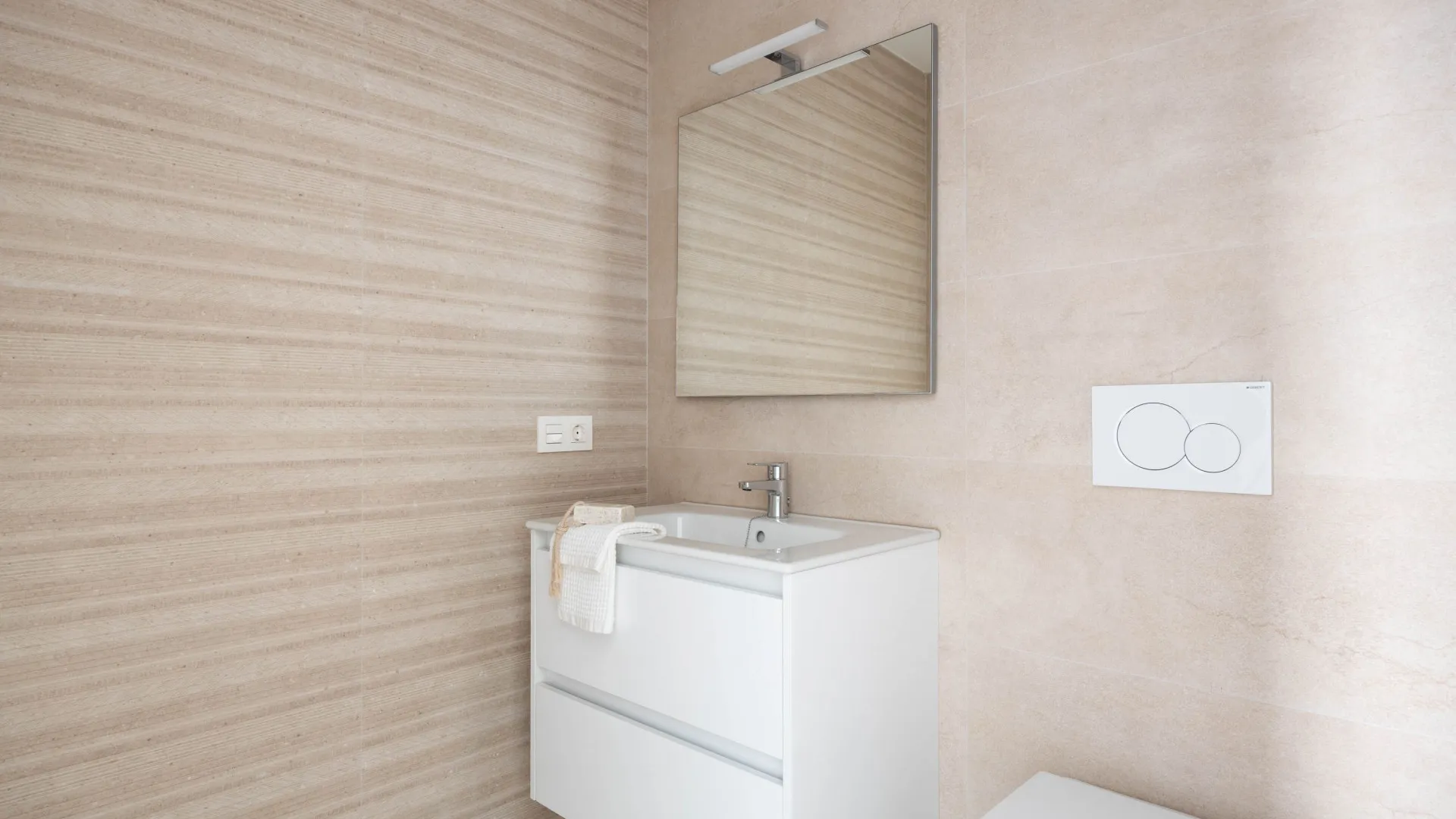 For sale Nerja town house with 2 bedrooms