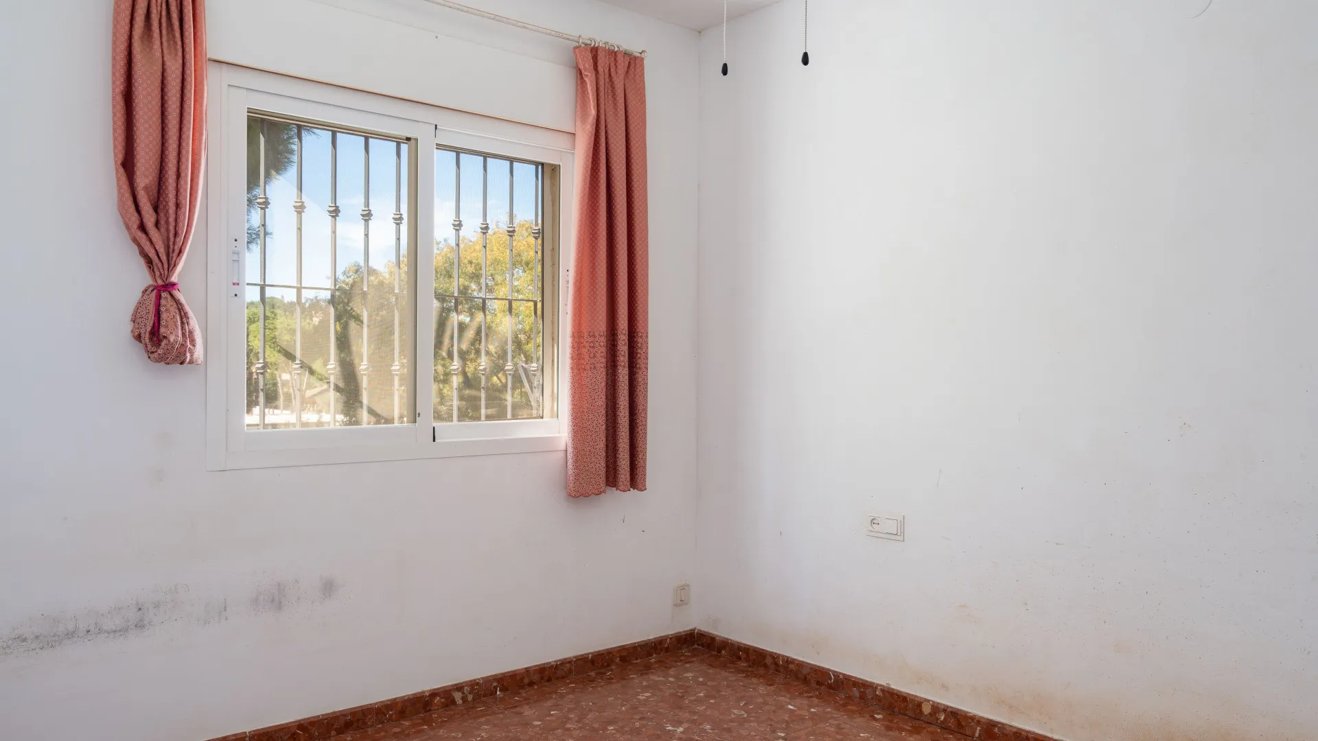 5 bedrooms semi detached house for sale in Pinos de Alhaurín