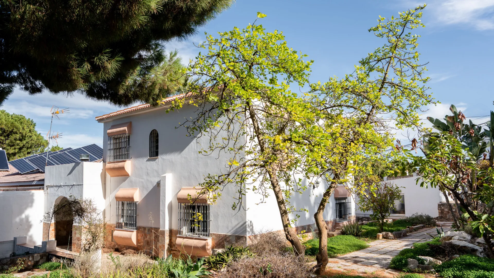 5 bedrooms semi detached house for sale in Pinos de Alhaurín