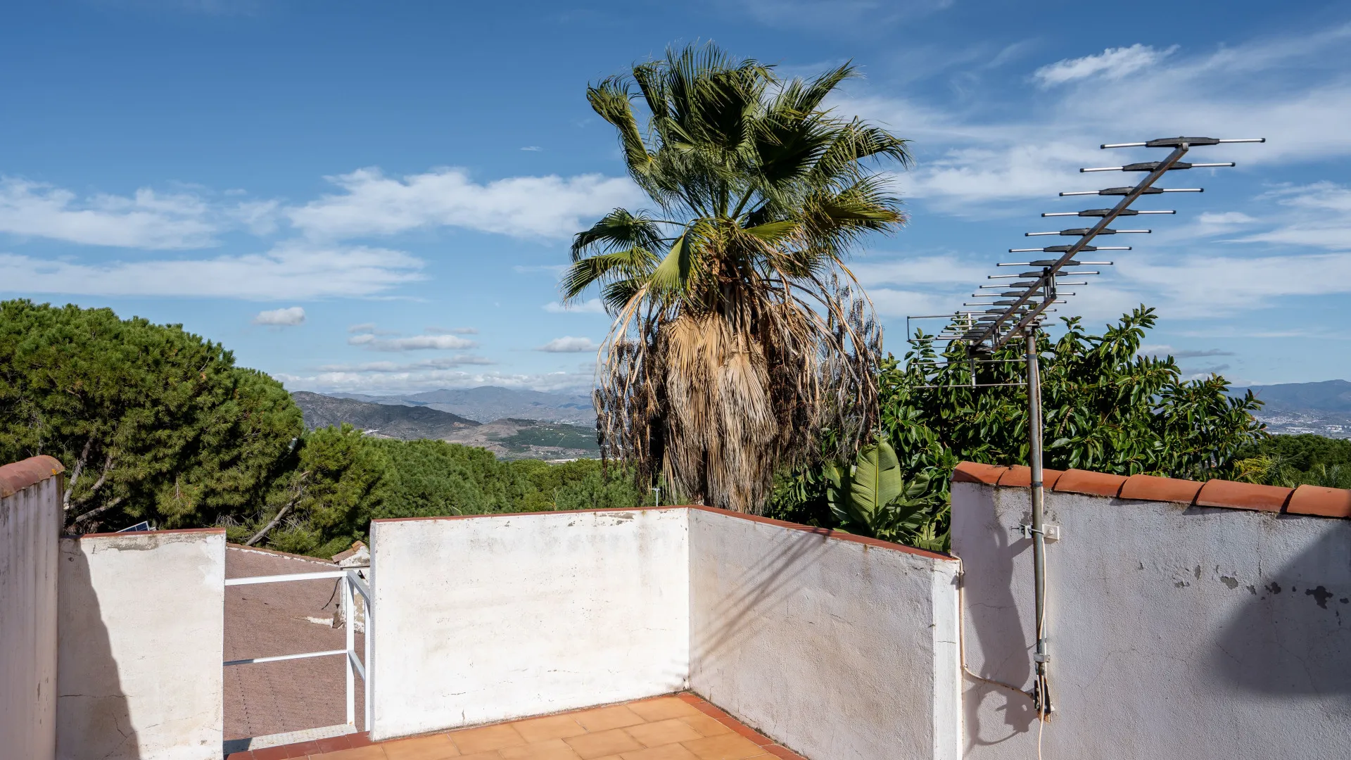 5 bedrooms semi detached house for sale in Pinos de Alhaurín