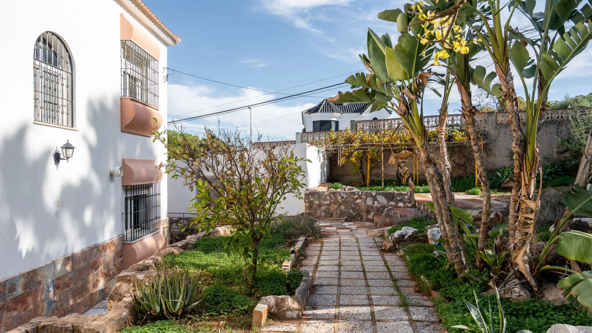 5 bedrooms semi detached house for sale in Pinos de Alhaurín