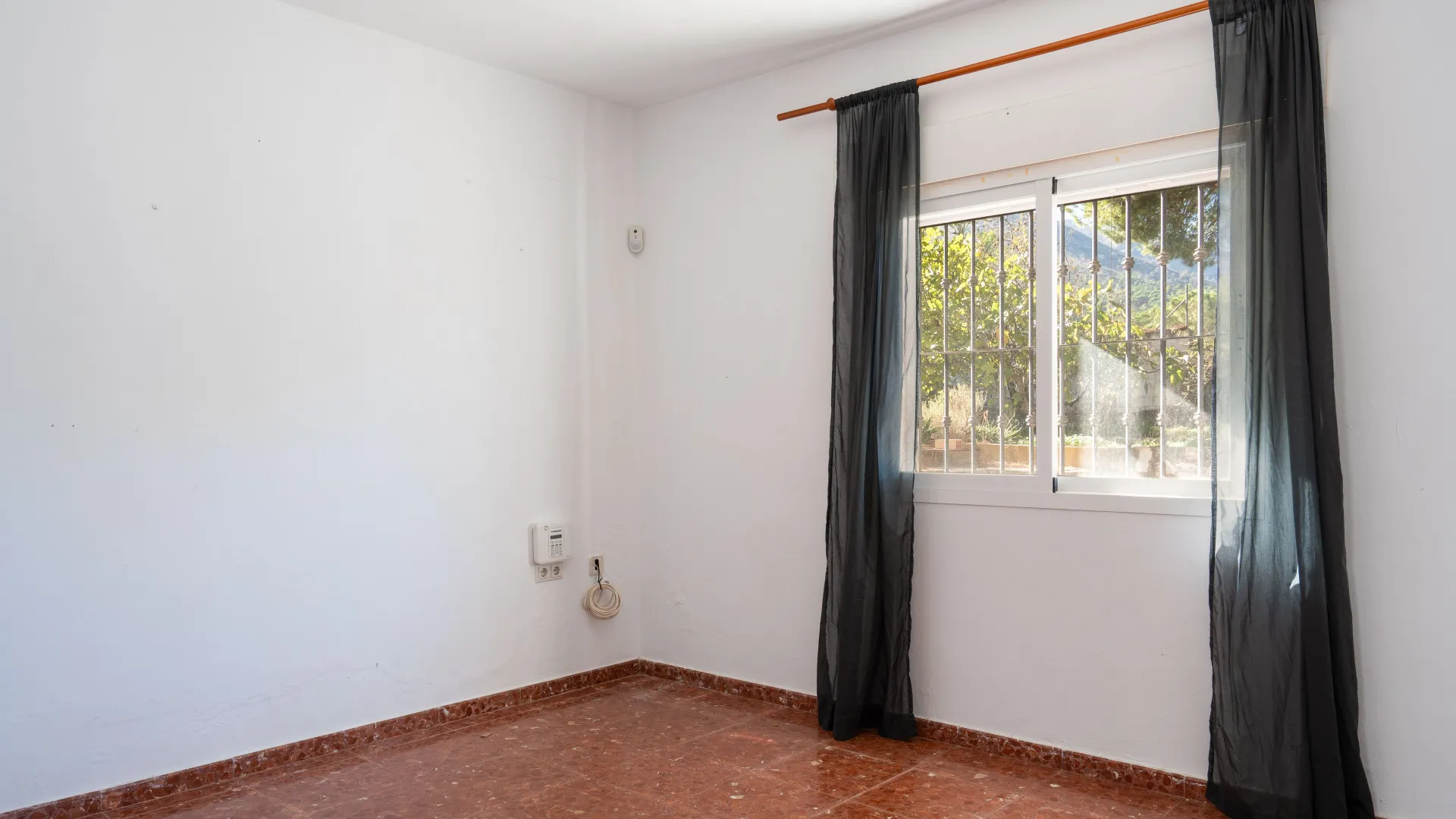 5 bedrooms semi detached house for sale in Pinos de Alhaurín