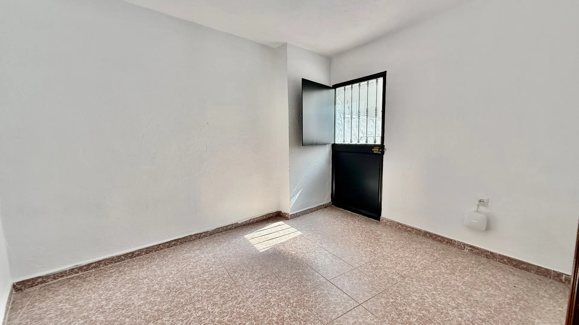 For sale unique building in Marbella Centro